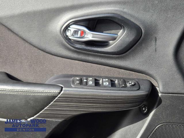 2016 Jeep Cherokee Vehicle Photo in DENTON, TX 76210-9321