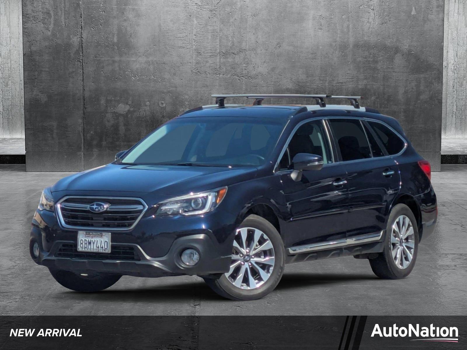 2018 Subaru Outback Vehicle Photo in Valencia, CA 91355-1794
