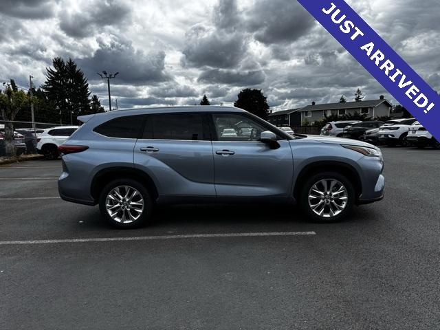 2023 Toyota Highlander Vehicle Photo in Puyallup, WA 98371