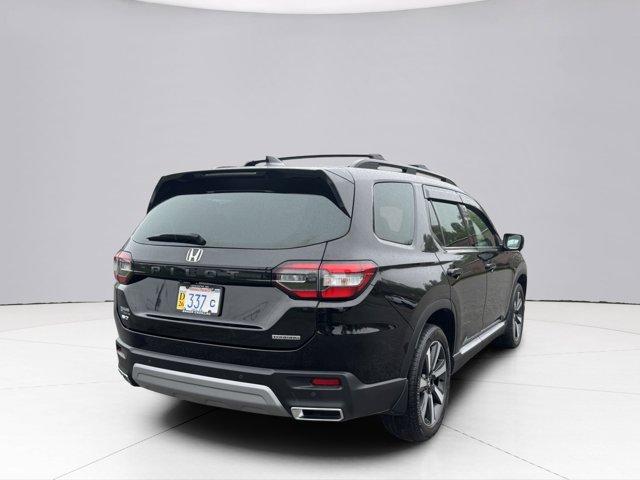 2023 Honda Pilot Vehicle Photo in LEOMINSTER, MA 01453-2952
