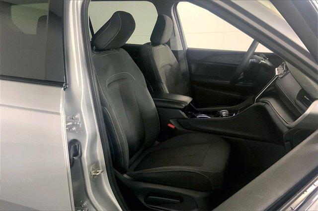 2023 Jeep Grand Cherokee L Vehicle Photo in KANSAS CITY, MO 64114-4502