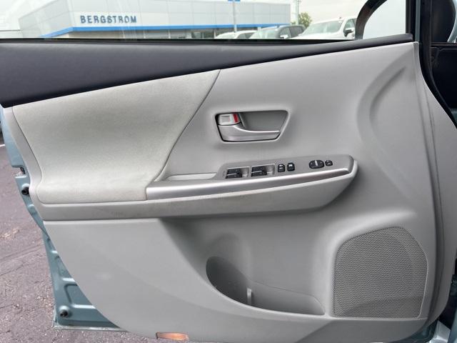 2014 Toyota Prius v Vehicle Photo in GREEN BAY, WI 54304-5303