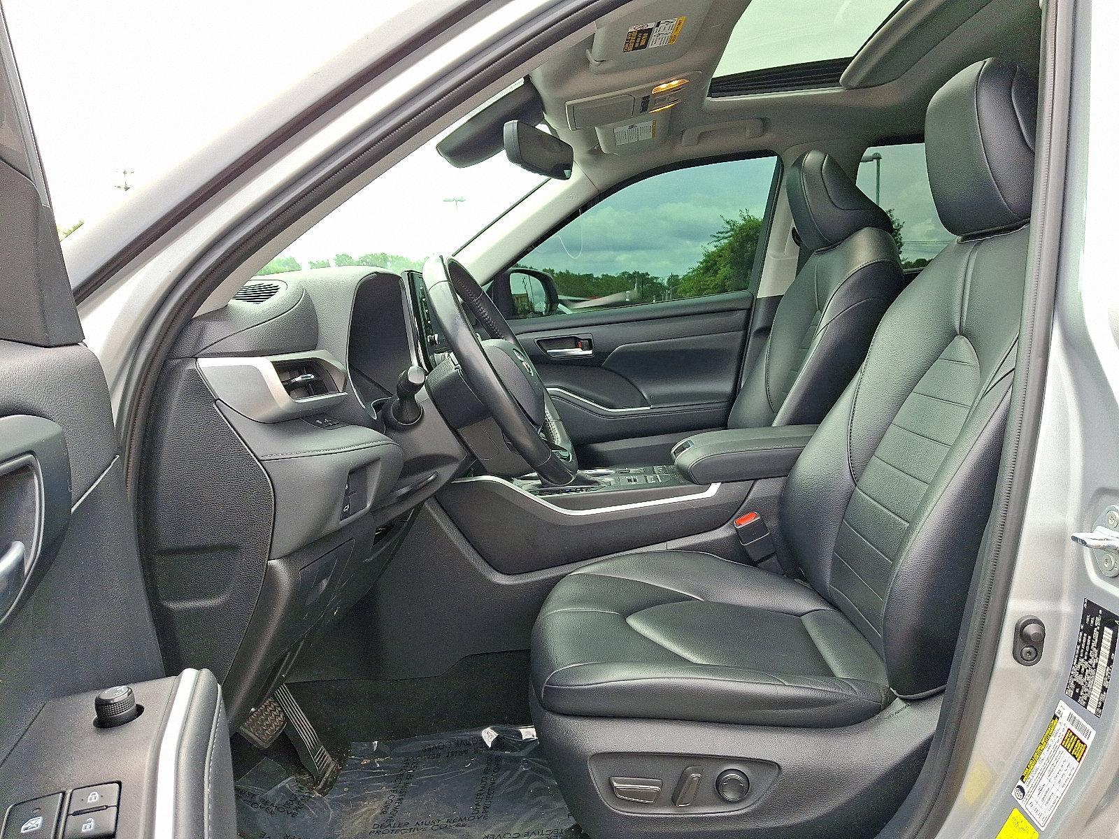 2021 Toyota Highlander Vehicle Photo in Trevose, PA 19053