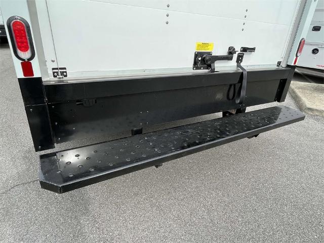 2023 Chevrolet Express Cutaway 3500 Vehicle Photo in ALCOA, TN 37701-3235