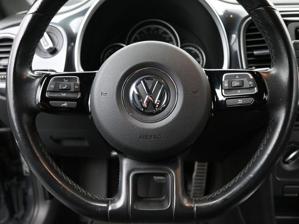 2013 Volkswagen Beetle Coupe Vehicle Photo in Marion, IA 52302