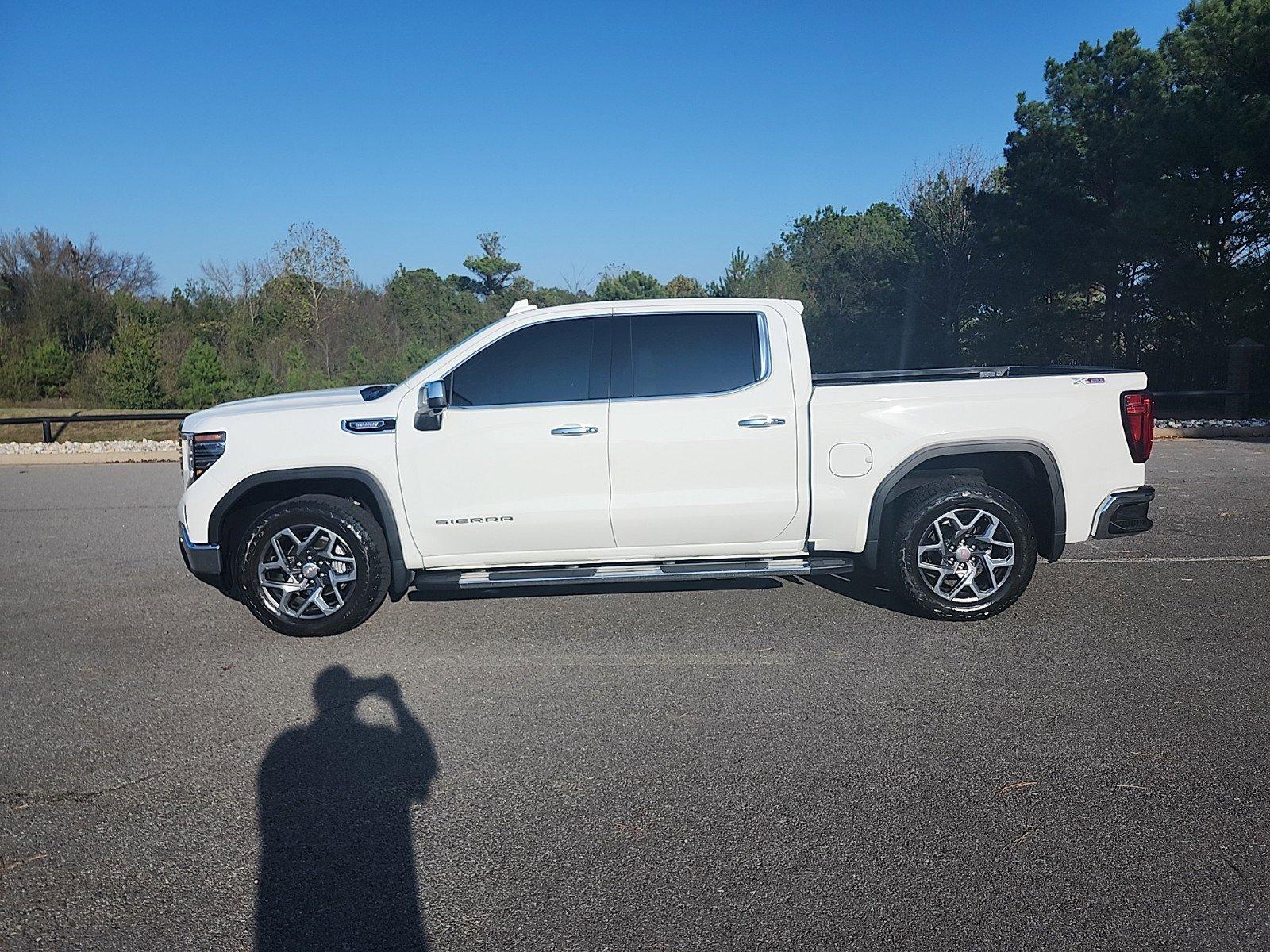 Certified 2024 GMC Sierra 1500 SLT with VIN 3GTUUDE86RG128196 for sale in Little Rock