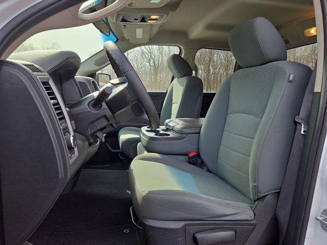 2019 Ram 1500 Classic Vehicle Photo in WATERTOWN, CT 06795-3318