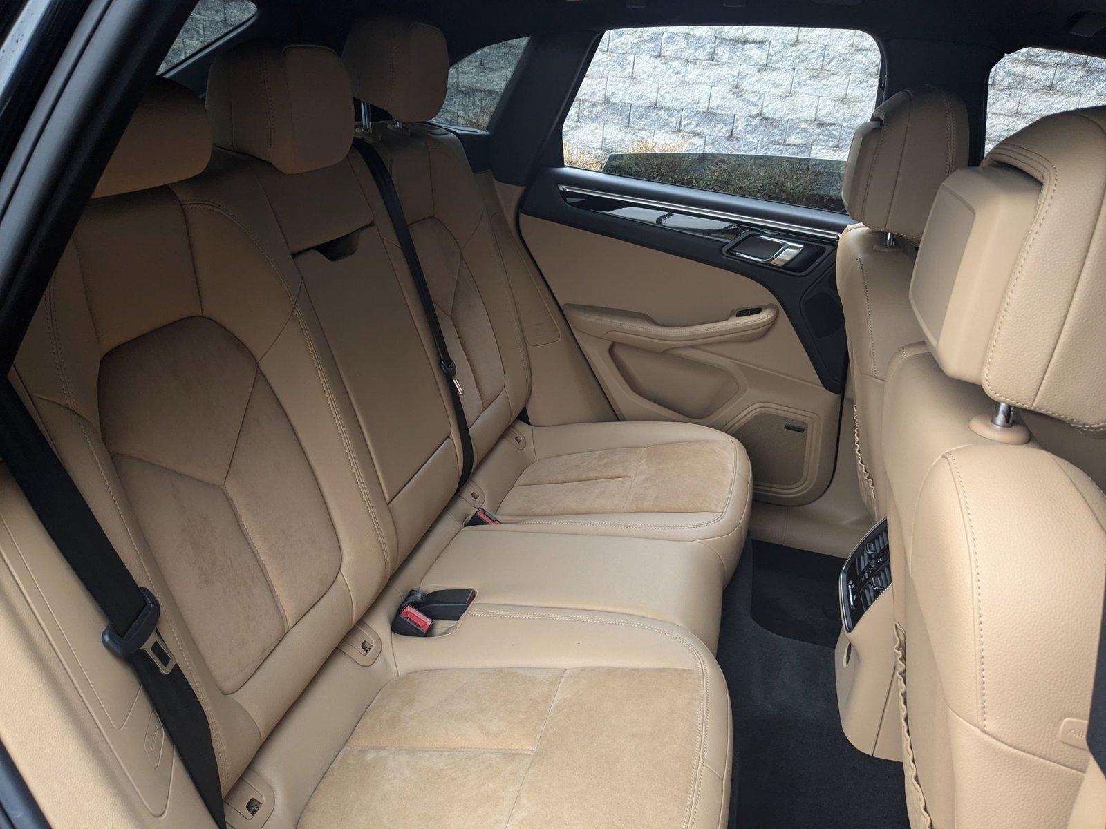 2017 Porsche Macan Vehicle Photo in Towson, MD 21204