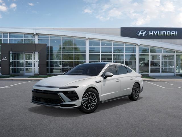 2025 Hyundai SONATA Hybrid Vehicle Photo in Appleton, WI 54913
