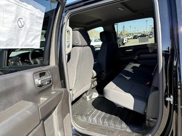 2025 GMC Sierra 3500HD Vehicle Photo in CHICOPEE, MA 01020-5001