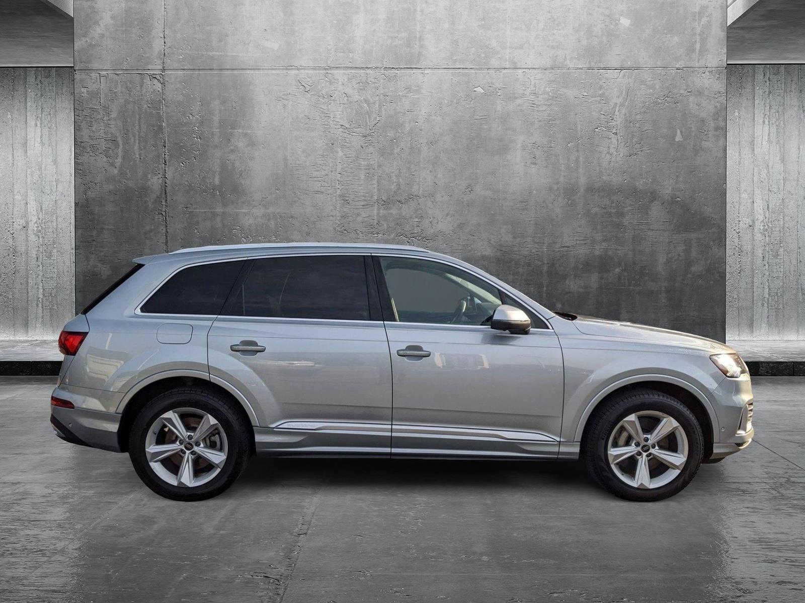 2024 Audi Q7 Vehicle Photo in TIMONIUM, MD 21093-2300