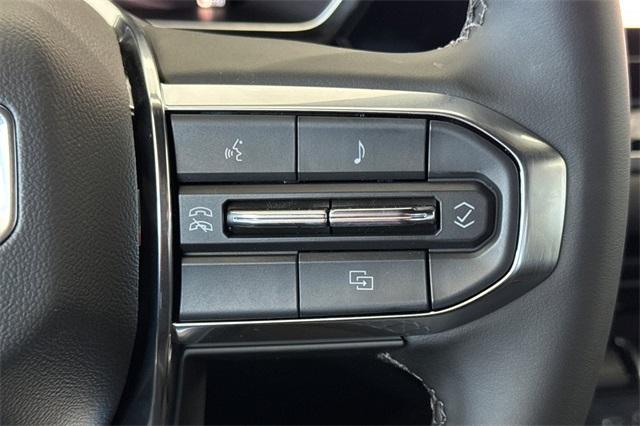 2025 GMC Canyon Vehicle Photo in ELK GROVE, CA 95757-8703