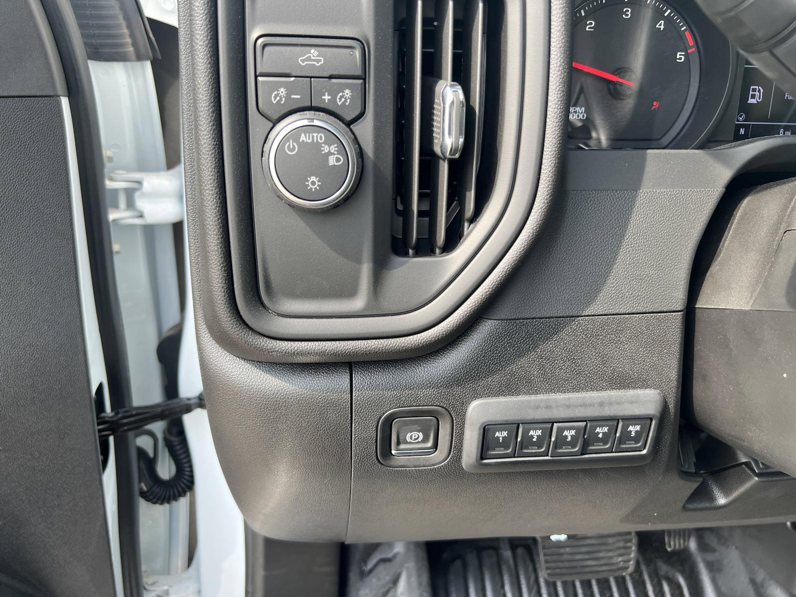 2025 Chevrolet Silverado 3500 HD Chassis Cab Vehicle Photo in GEORGETOWN, TX 78626-7508