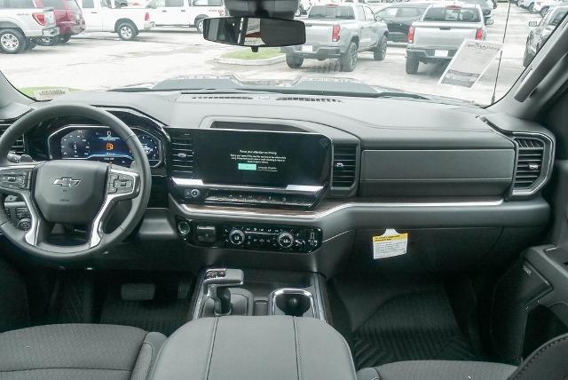 2025 Chevrolet Silverado 1500 Vehicle Photo in VENTURA, CA 93003-8585