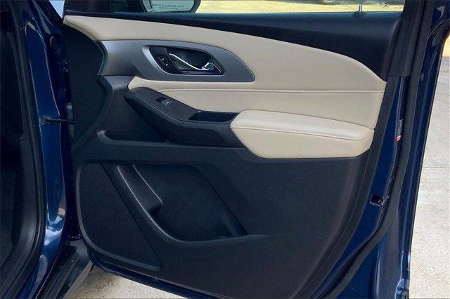 2022 Chevrolet Traverse Vehicle Photo in TOPEKA, KS 66609-0000