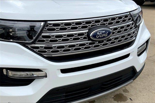 2023 Ford Explorer Vehicle Photo in TOPEKA, KS 66609-0000