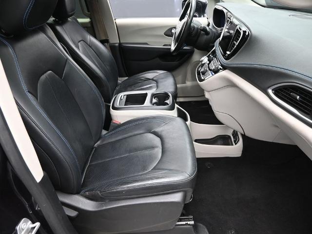 2021 Chrysler Pacifica Vehicle Photo in Cedar Rapids, IA 52402