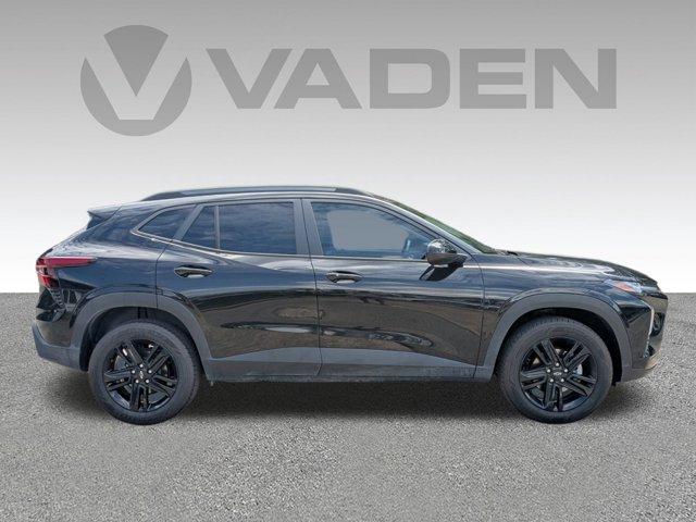 2025 Chevrolet Trax Vehicle Photo in BRUNSWICK, GA 31525-1881