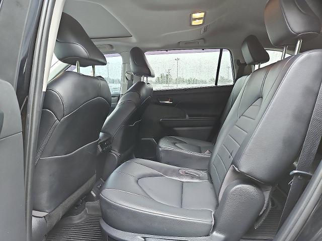 2021 Toyota Highlander Vehicle Photo in TREVOSE, PA 19053-4984