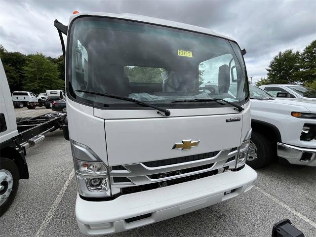 2025 Chevrolet Low Cab Forward 4500 Vehicle Photo in ALCOA, TN 37701-3235