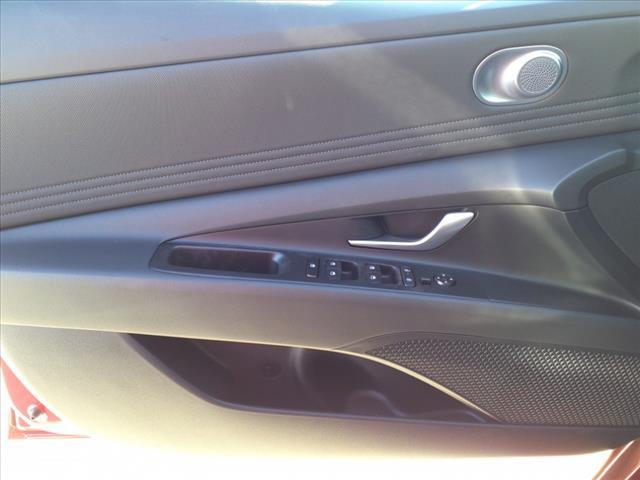 2025 Hyundai ELANTRA Vehicle Photo in Peoria, IL 61615