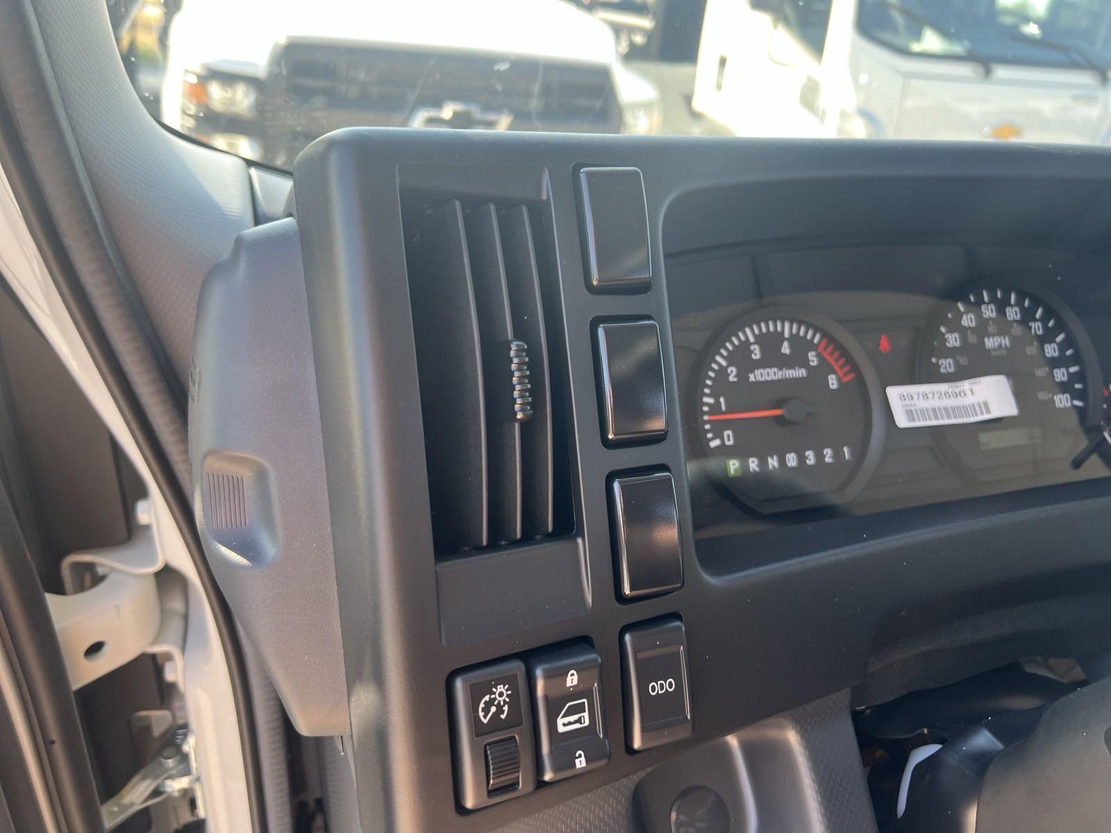 2025 Chevrolet Low Cab Forward 5500 XG Vehicle Photo in GEORGETOWN, TX 78626-7508