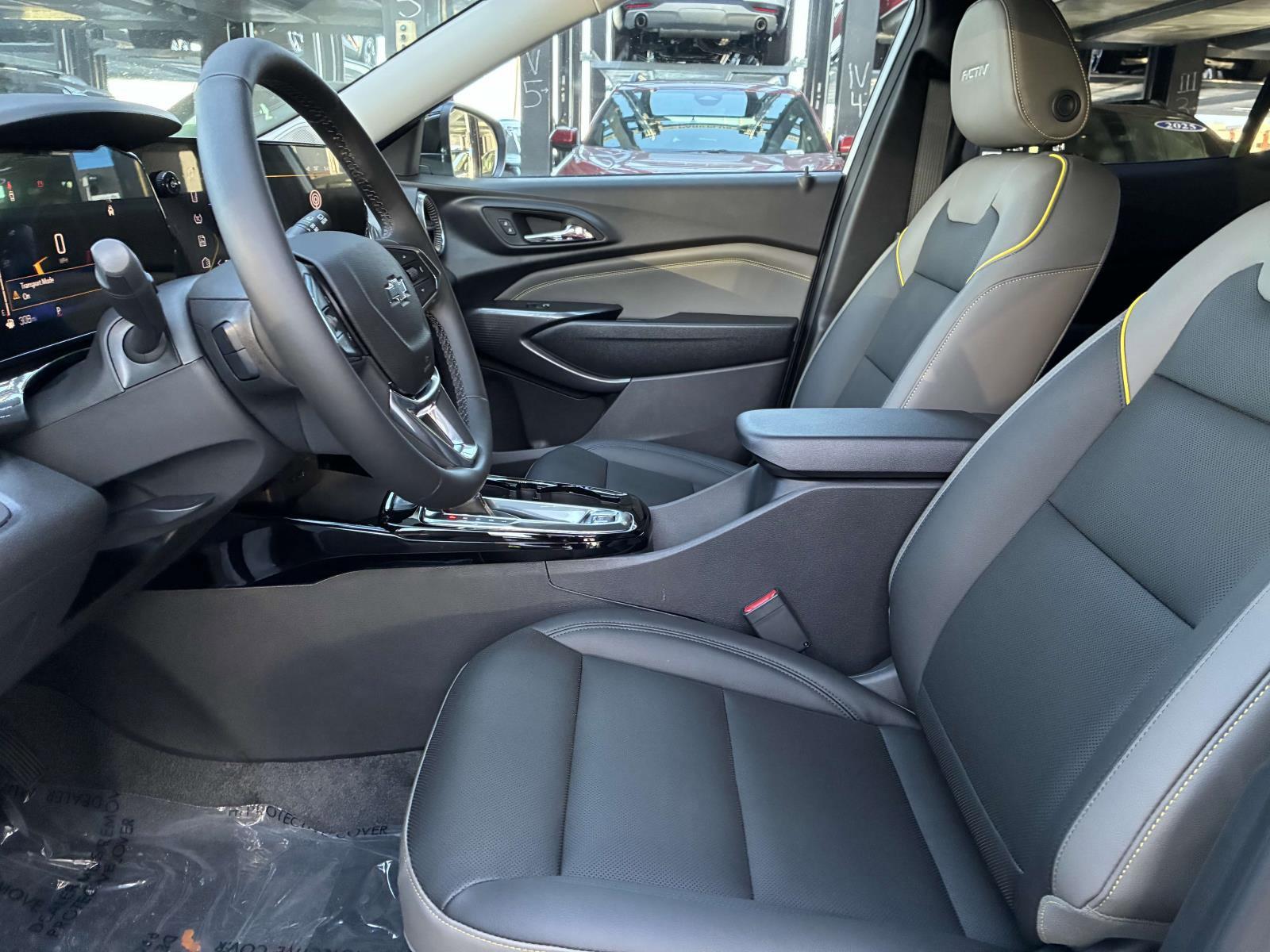 2025 Chevrolet Trax Vehicle Photo in LOS ANGELES, CA 90007-3794