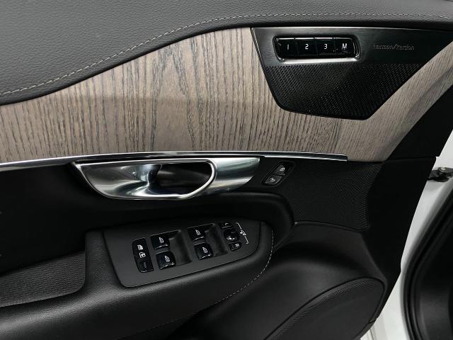 2022 Volvo XC90 Vehicle Photo in Appleton, WI 54913