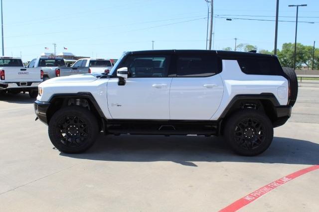 2025 GMC HUMMER EV SUV Vehicle Photo in Greenville, TX 75402
