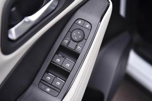 2025 Nissan Rogue Vehicle Photo in Ballwin, MO 63011