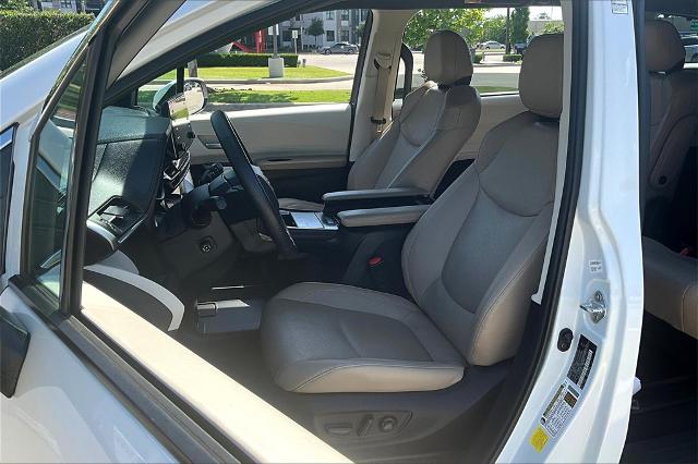 2021 Toyota Sienna Vehicle Photo in Houston, TX 77007