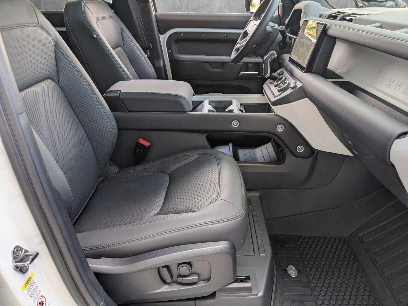 2025 Land Rover Defender Vehicle Photo in Pompano Beach, FL 33064