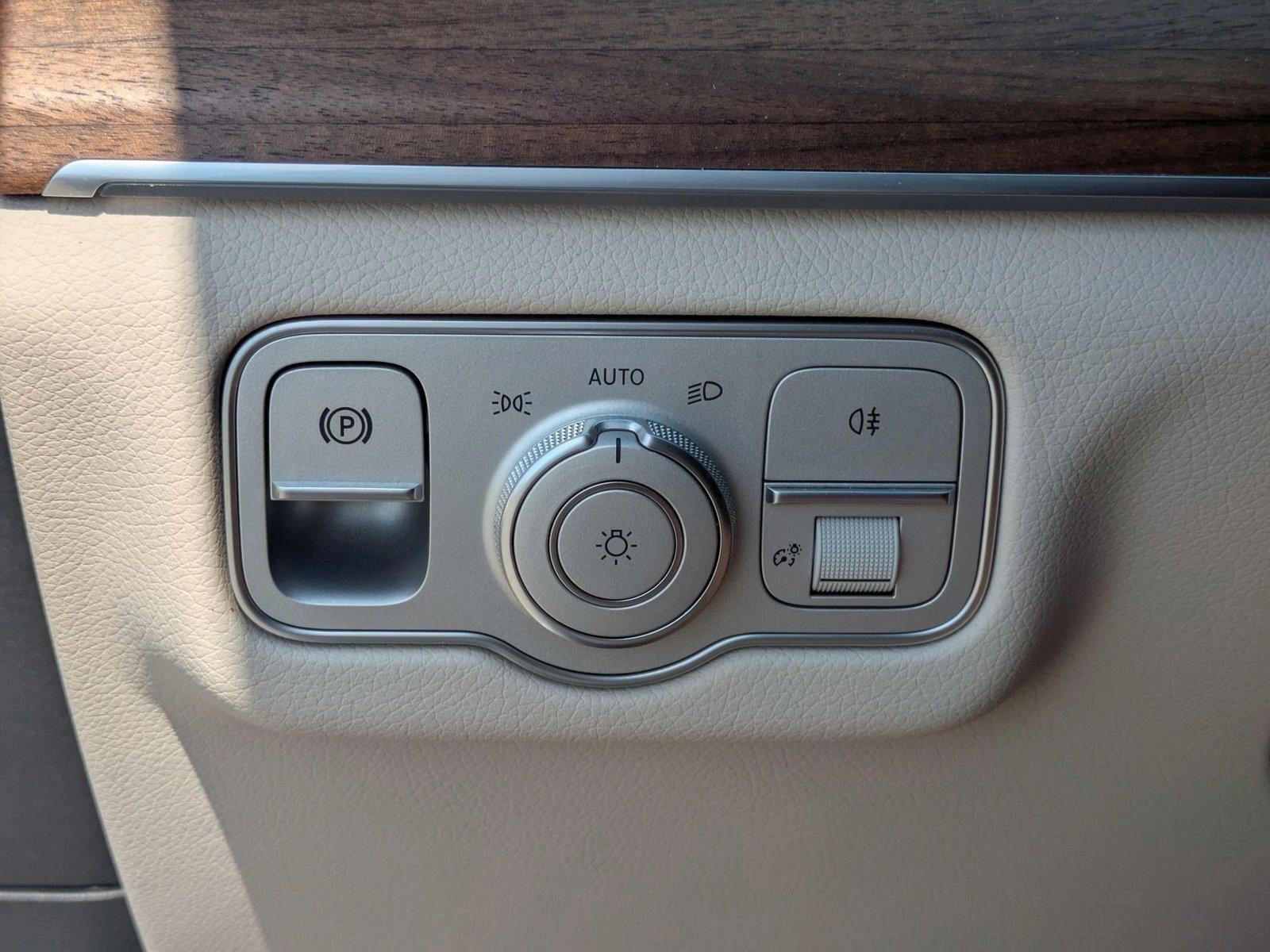 2025 Mercedes-Benz GLE Vehicle Photo in Sarasota, FL 34231
