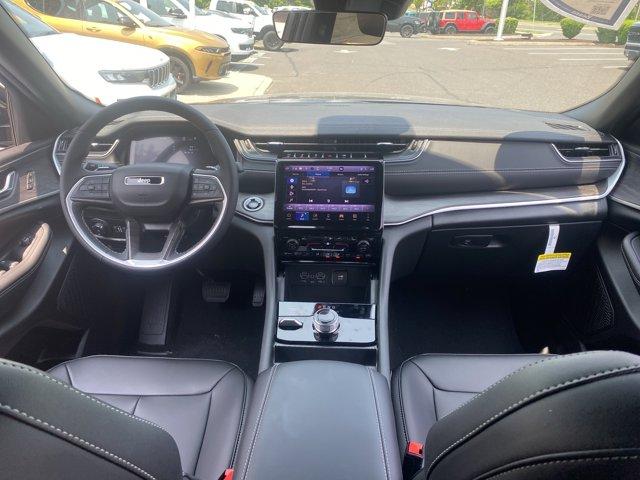 2025 Jeep Grand Cherokee L Vehicle Photo in Doylsetown, PA 18901
