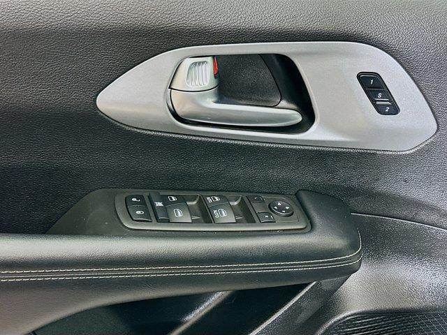 2022 Chrysler Pacifica Vehicle Photo in Doylsetown, PA 18901