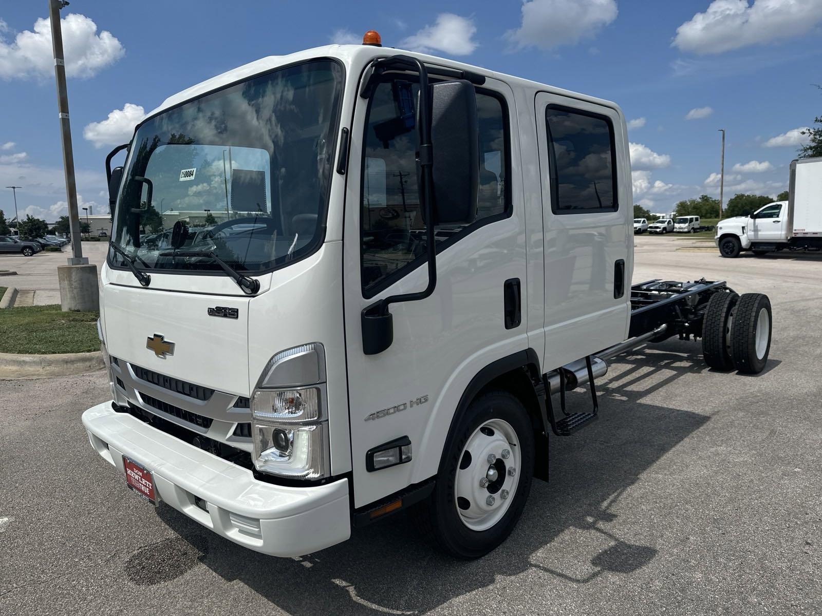 2025 Chevrolet Low Cab Forward 4500 Vehicle Photo in GEORGETOWN, TX 78626-7508