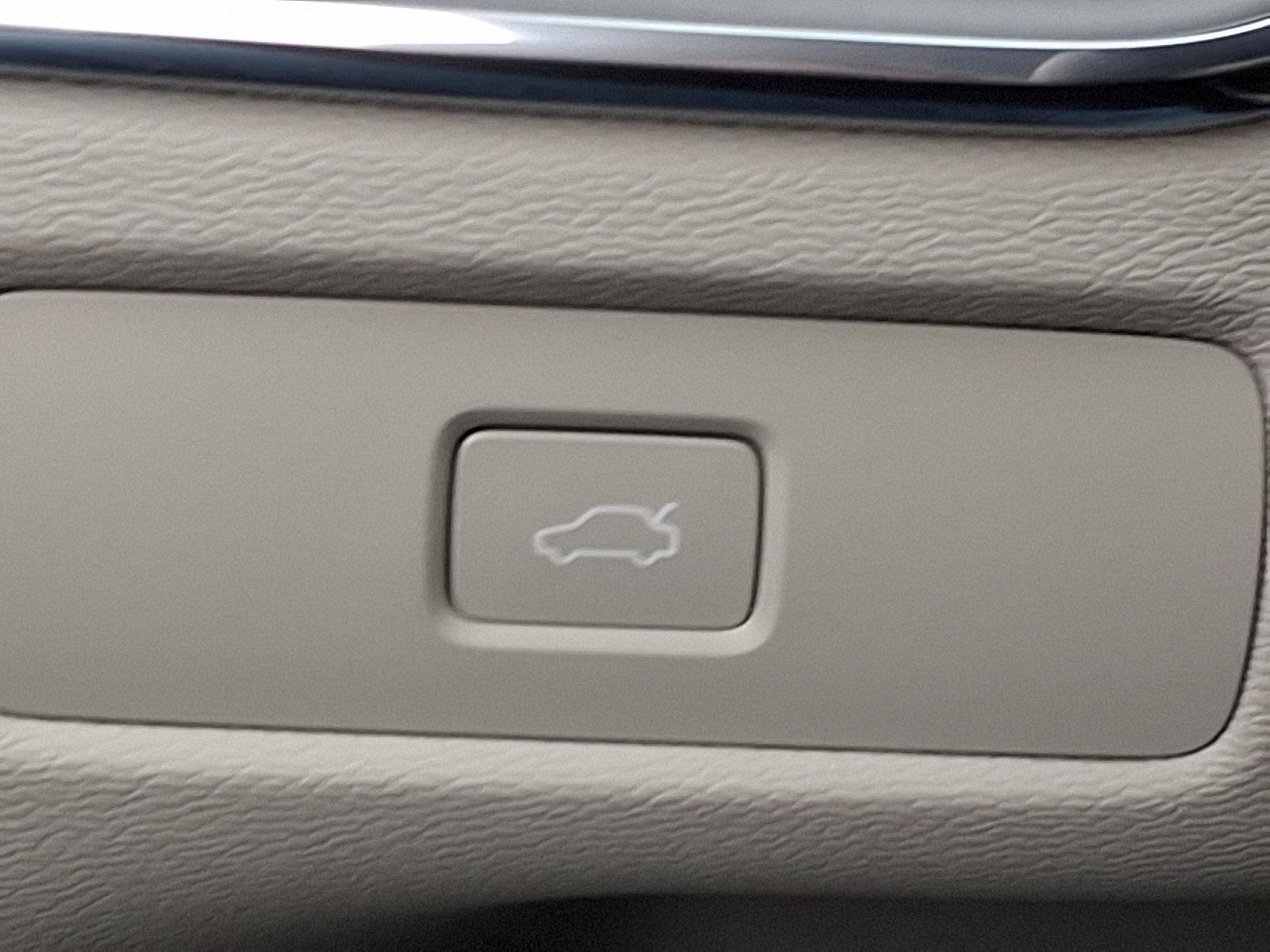 2025 Volvo XC60 Vehicle Photo in Trevose, PA 19053