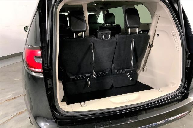 2022 Chrysler Pacifica Vehicle Photo in Kansas City, MO 64114