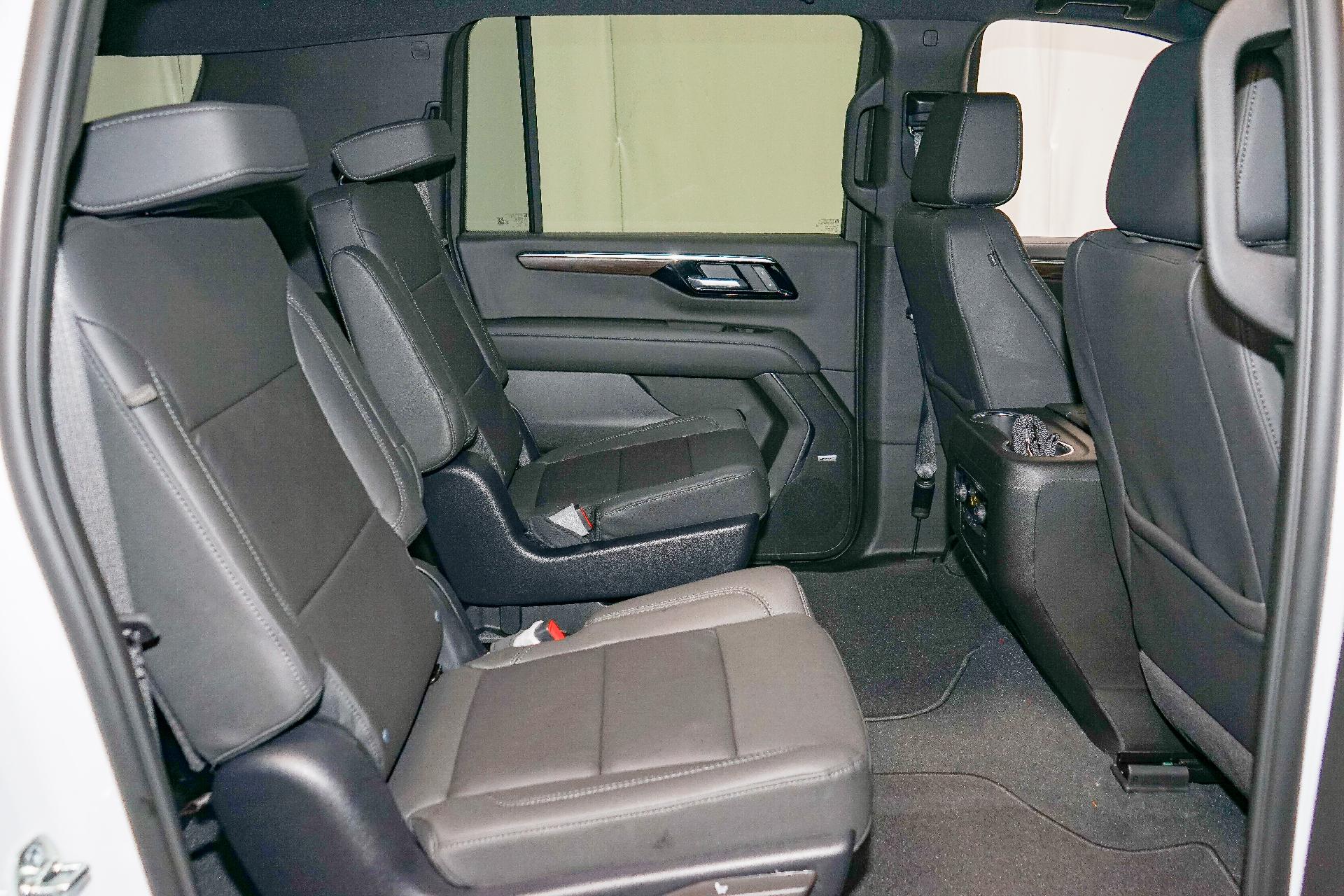 2025 Chevrolet Suburban Vehicle Photo in SMYRNA, DE 19977-2874