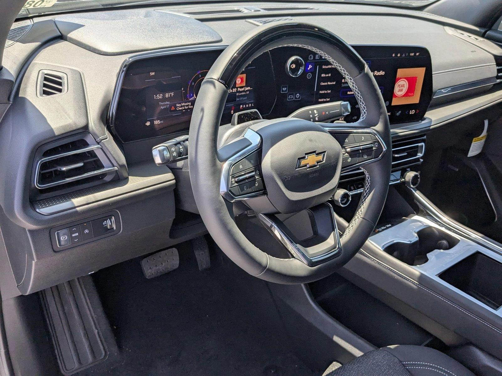 2025 Chevrolet Traverse Vehicle Photo in PEMBROKE PINES, FL 33024-6534