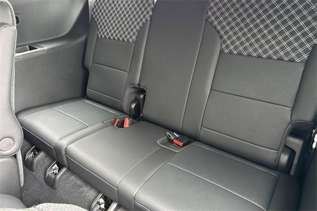 2025 GMC Acadia Vehicle Photo in ELK GROVE, CA 95757-8703