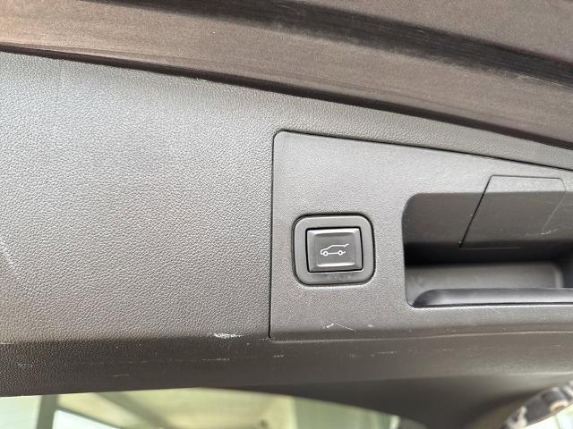 2018 Cadillac XT5 Vehicle Photo in MANHATTAN, KS 66502-5036