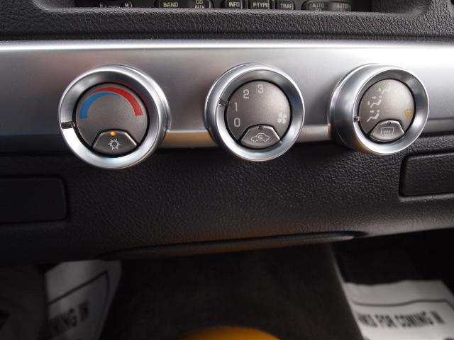 2004 Chevrolet SSR Vehicle Photo in MADISON, IN 47250-1611