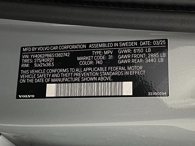 2025 Volvo XC90 Vehicle Photo in Appleton, WI 54913
