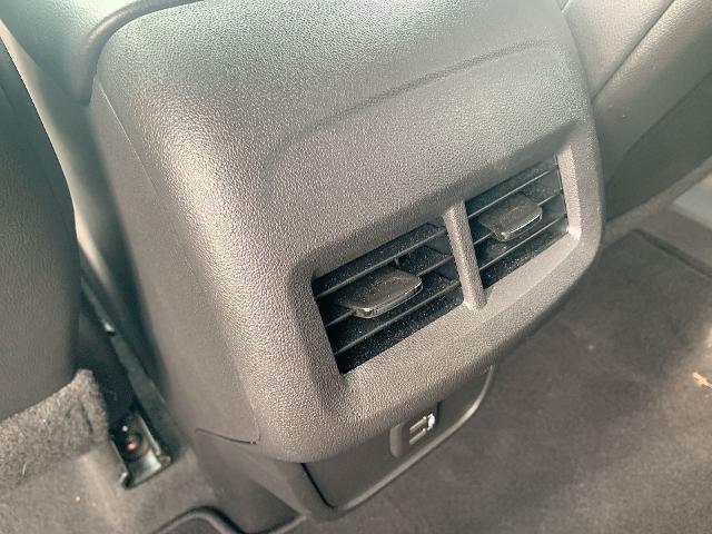 2022 Chevrolet Equinox Vehicle Photo in MOON TOWNSHIP, PA 15108-2571