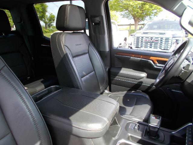 2023 GMC Sierra 1500 Vehicle Photo in LOWELL, MA 01852-4336