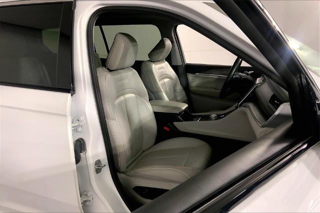 2022 Jeep Grand Cherokee L Vehicle Photo in Kansas City, MO 64114