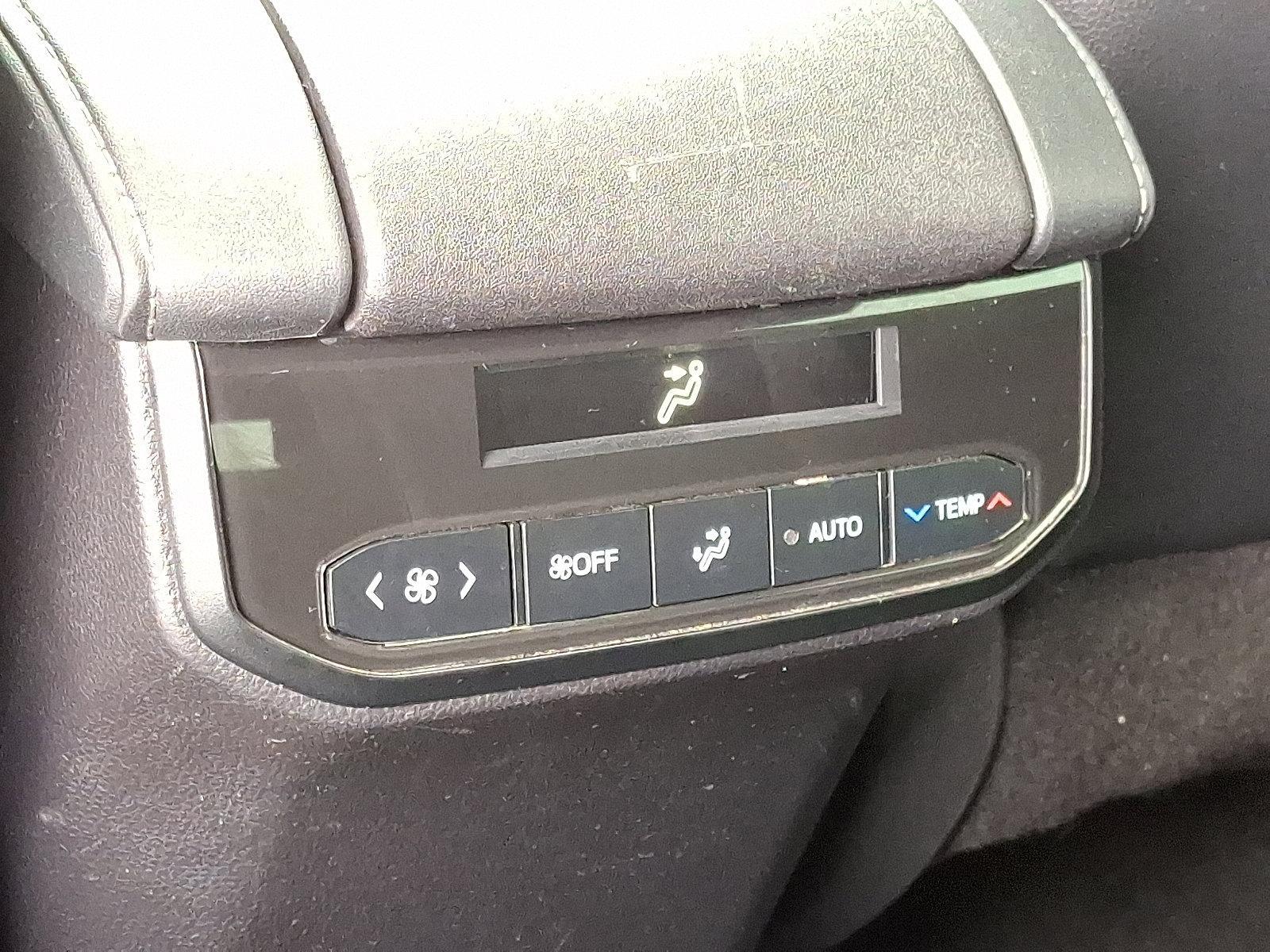 2021 Toyota Highlander Vehicle Photo in Trevose, PA 19053