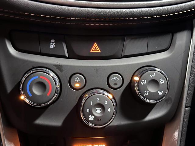 2022 Chevrolet Trax Vehicle Photo in Roslyn, NY 11576