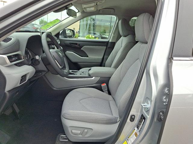2024 Toyota Highlander Vehicle Photo in Philadelphia, PA 19116